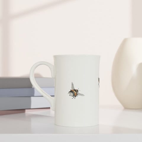 Bee Mug 05